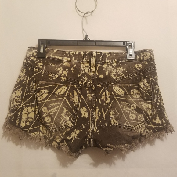 FREE PEOPLE TIE-DYE BLEACHED BROWN SHORTS - Picture 3 of 9